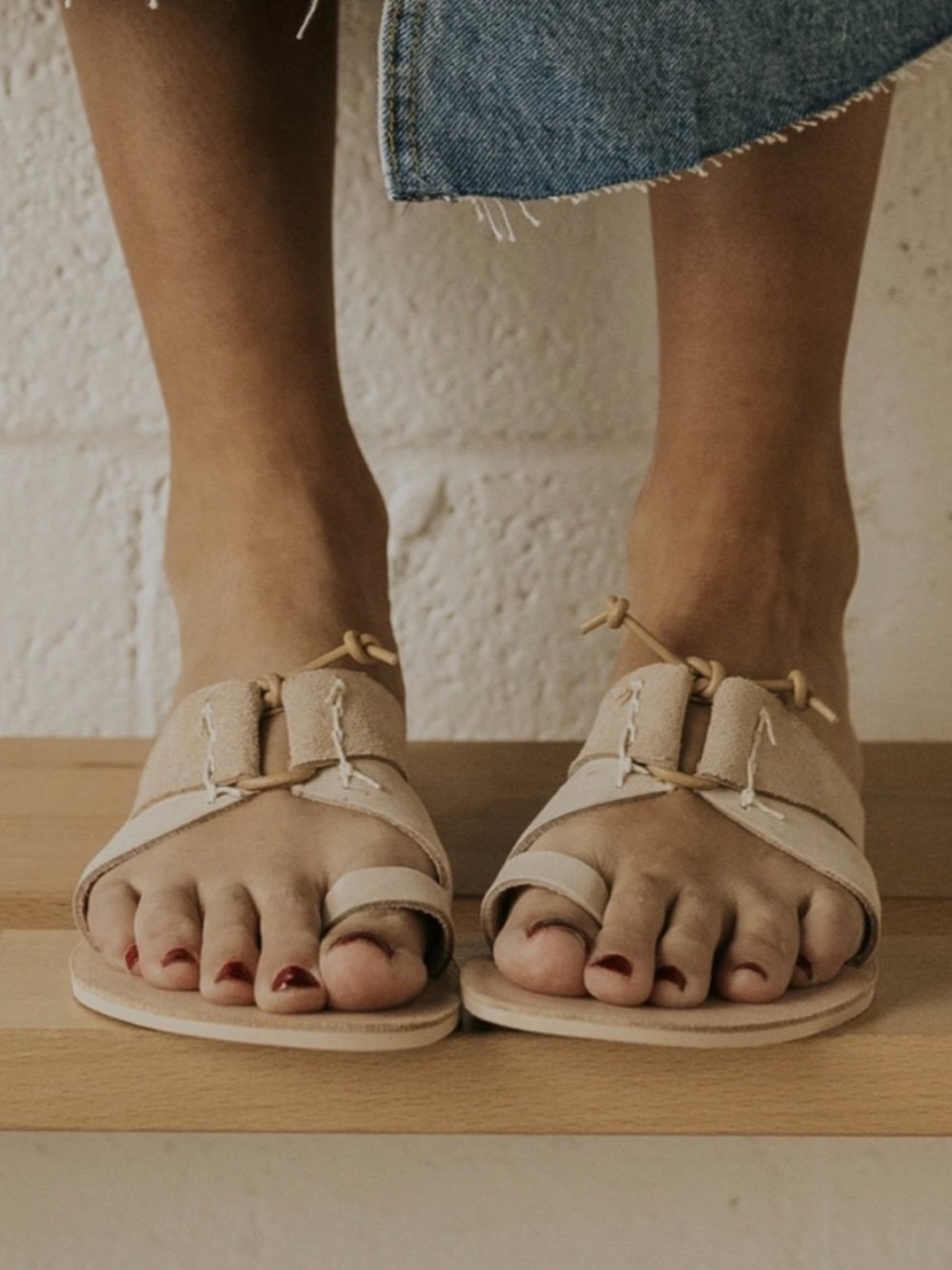 FREE PEOPLE Sophie Slip On Toe Loop Leather Sandal | Size 38 | Minimalist